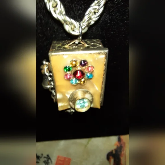 Vintage trinket, pill box Old Timey phone rhinestone pendant and charm - Picture 9 of 16